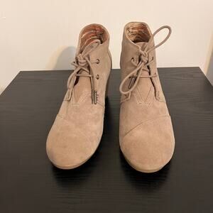 TOMS Desert Booties Womens 10 Beige Taupe Suede Ankle Boots Casual Heel Wedge